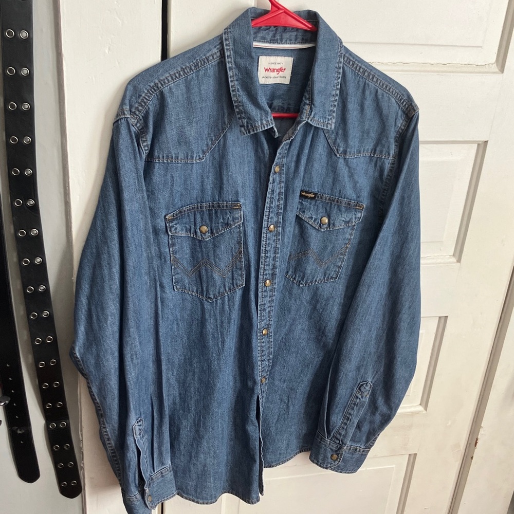 Wrangler Men's Denim Blue Casual Shirt